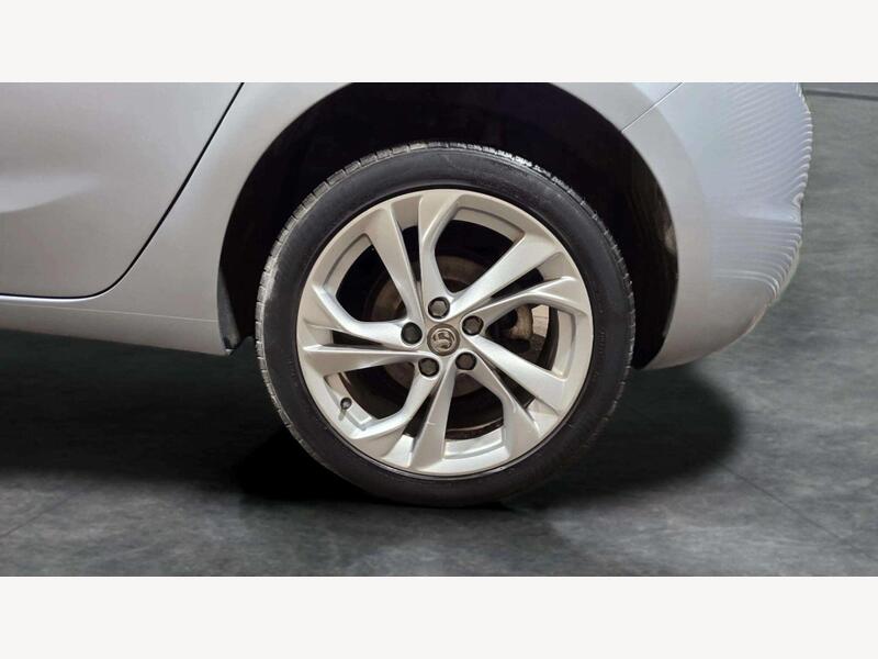 Vauxhall Astra BV68GVF