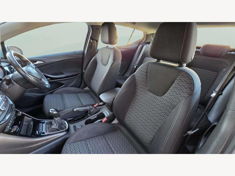 Vauxhall Astra BV68GVF