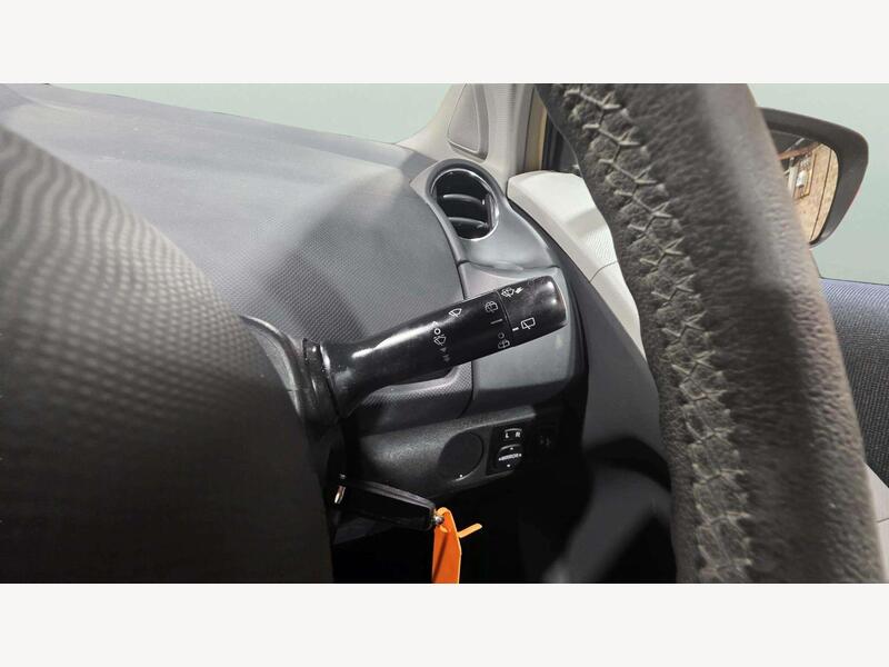 Toyota Yaris YD10XGV