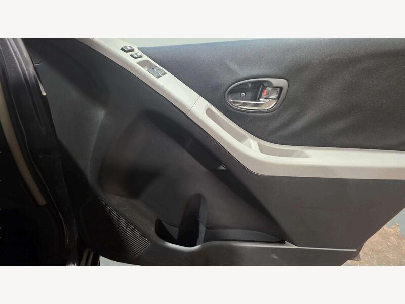 Toyota Yaris YD10XGV