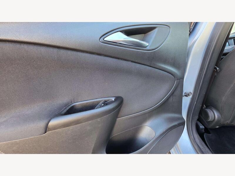 Vauxhall Astra BV68GVF