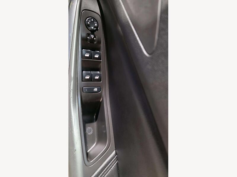 Vauxhall Grandland X YA67YXR